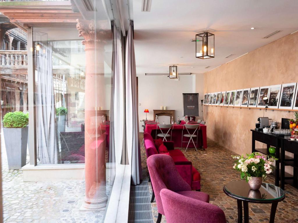 Posezení v ubytování Cour du Corbeau Hotel Strasbourg - MGallery Collection