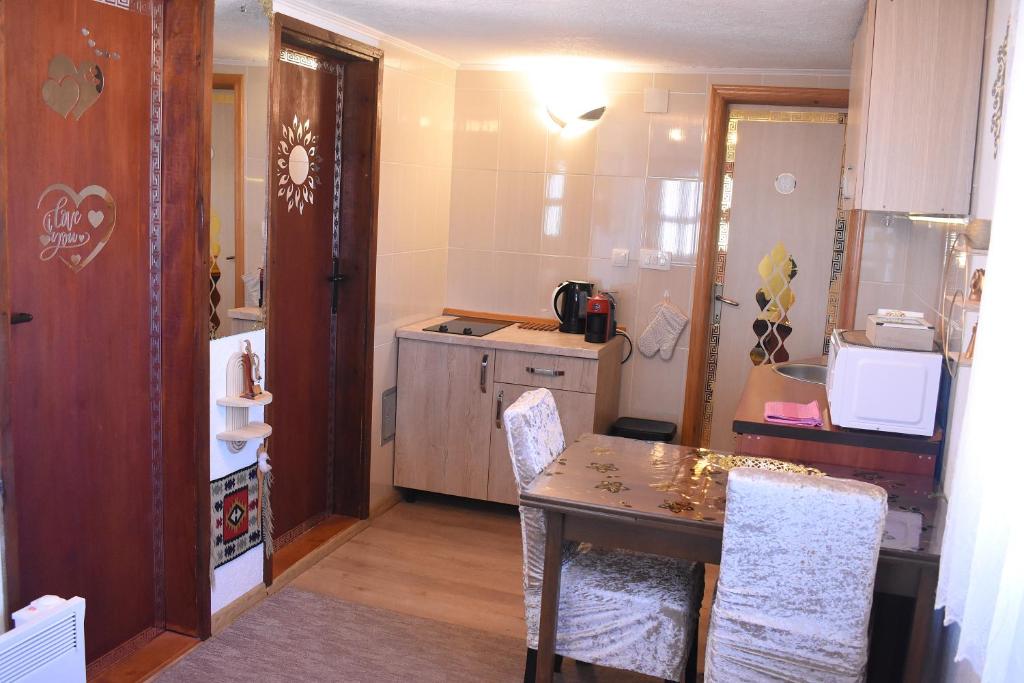 Kuchyň nebo kuchyňský kout v ubytování Šepić Accommodation