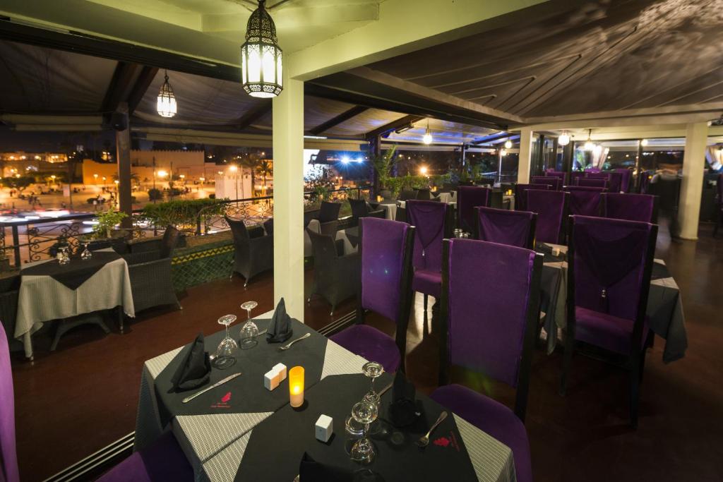Restaurace v ubytování Hotel Islane