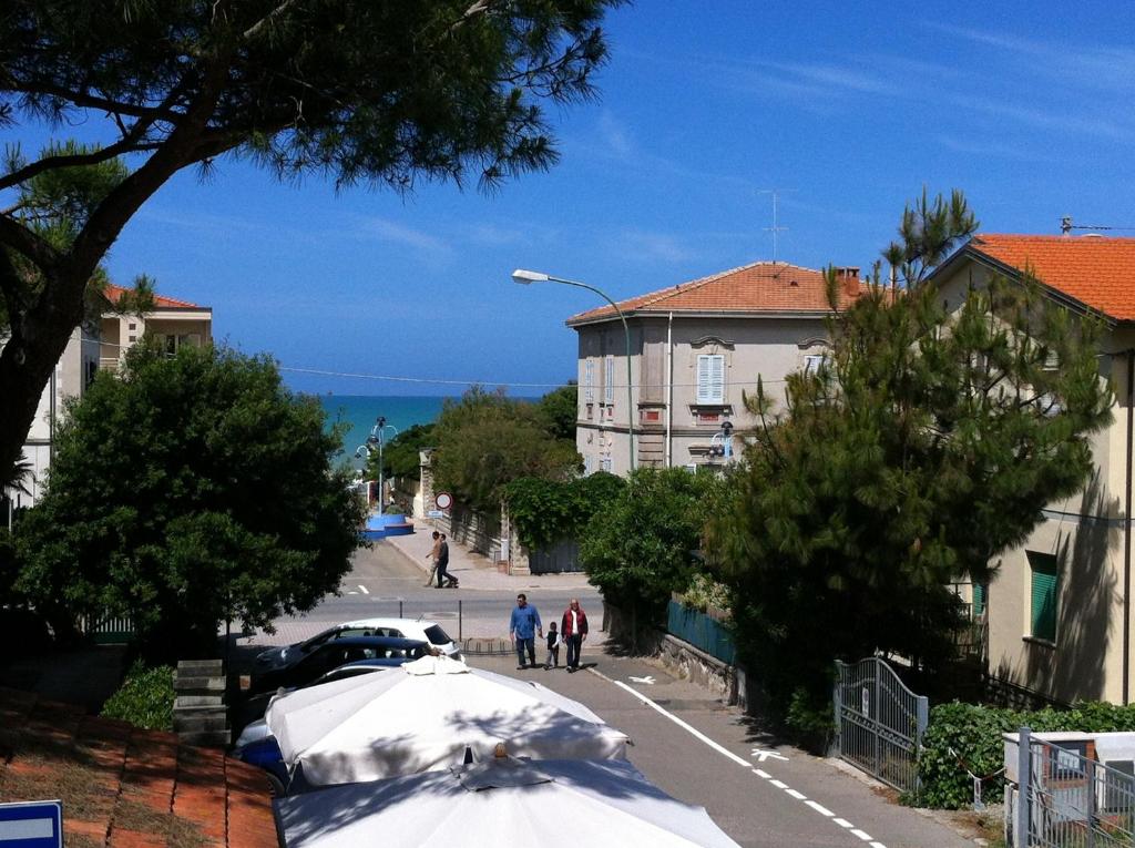 Gallery image of Tirreno Apartments in Marina di Castagneto Carducci