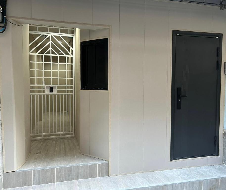 Φωτογραφία από το άλμπουμ του 731 Hostel Victory Monument σε Sathani Sam Sen