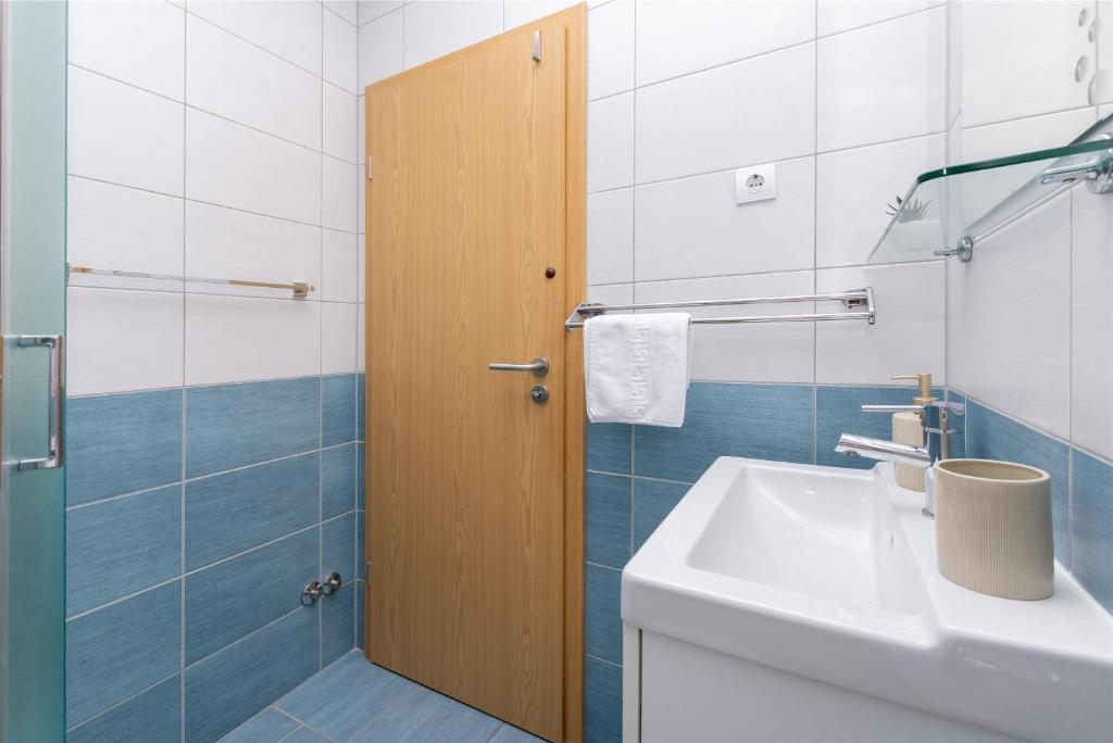 Koupelna v ubytování Apartments Marijo