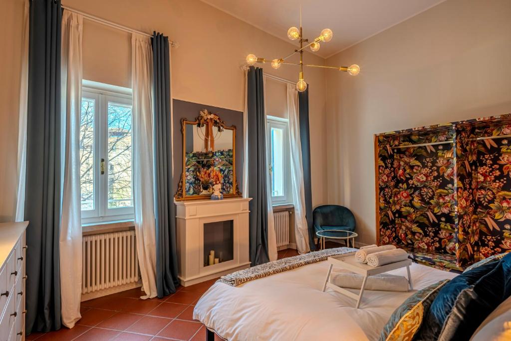 Posteľ alebo postele v izbe v ubytovaní LaMalatestina Suite - Apartment in front of the Castle
