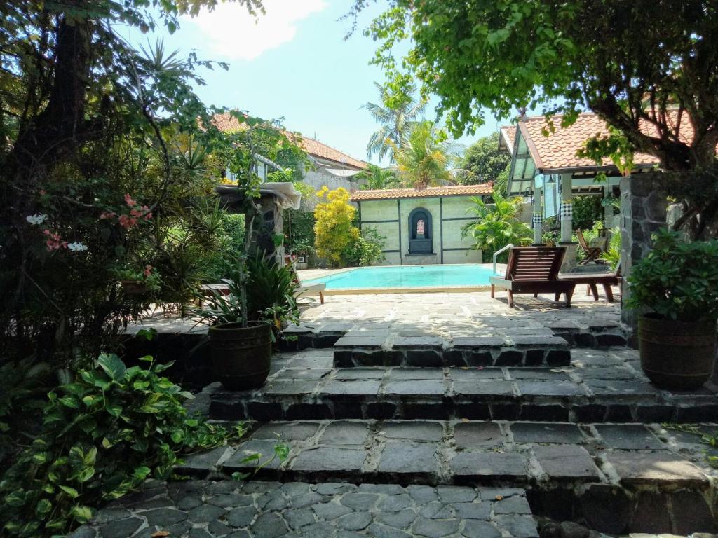 Bazén v ubytování Adams homestay nebo v jeho okolí