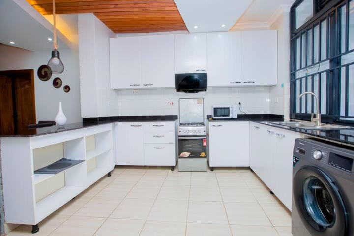 Sweet Home A - Three-Bedroom Apartment