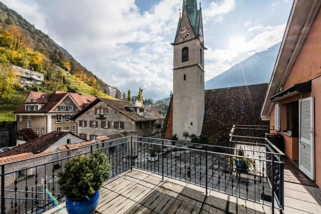 Nespecifikovaný výhled na hory nebo výhled na hory při pohledu z hotelu