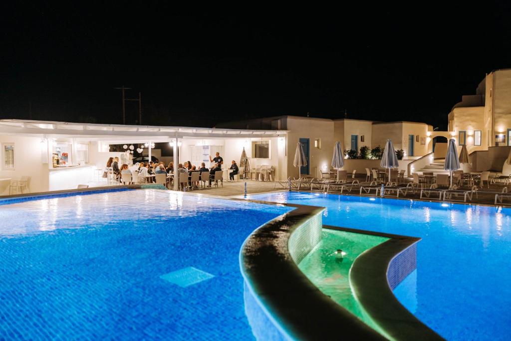 Bazén v ubytování HOTIDAY Room Collection - Naxos nebo v jeho okolí