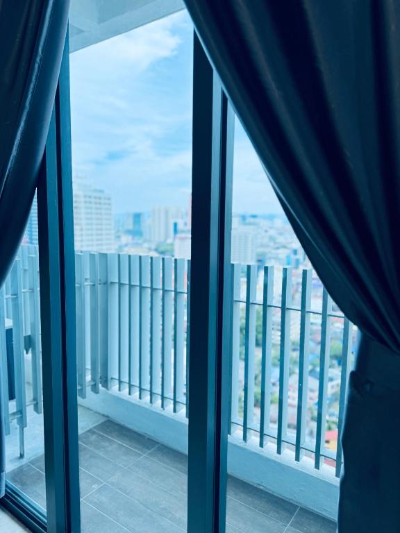 Ein Balkon oder eine Terrasse in der Unterkunft XING LUN KLCC The Colony Infinitum