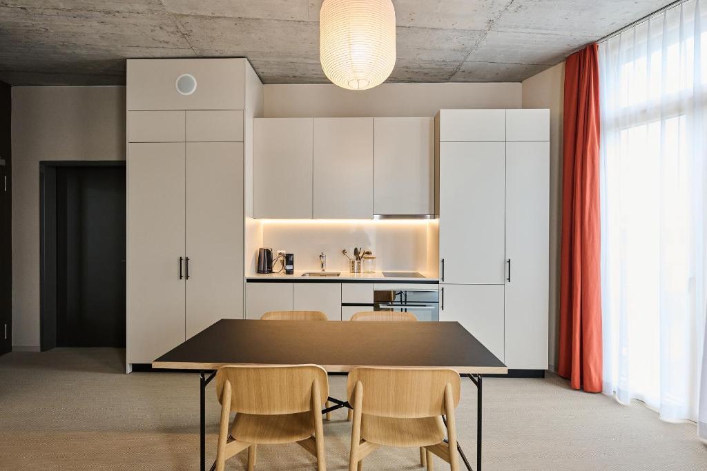 Η κουζίνα ή μικρή κουζίνα στο Ariv Design Hotel Zug