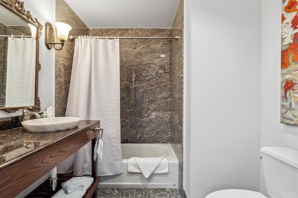 Villa Montes Hotel - King Suite