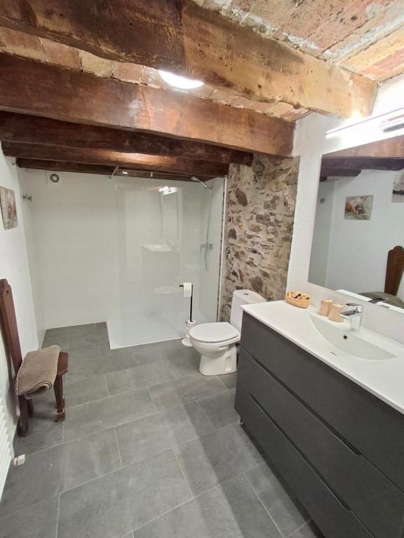 Koupelna v ubytování Cal Tonico Rural