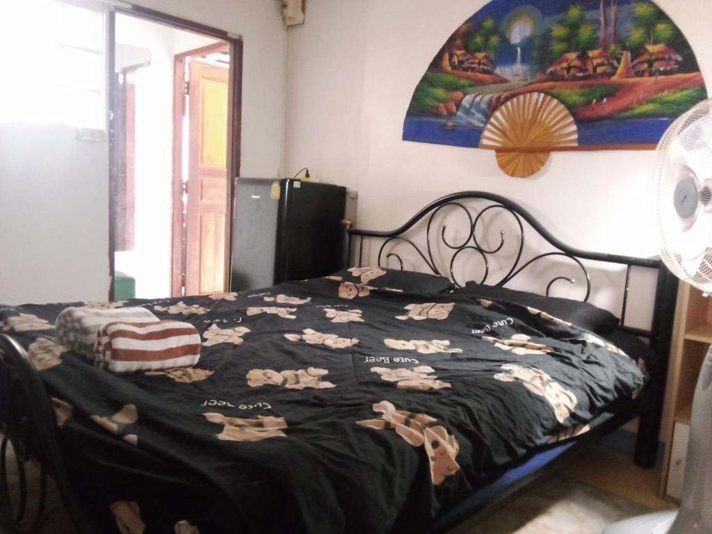 BEN & LEK GUESTHOUSE - Family Room With Terrace