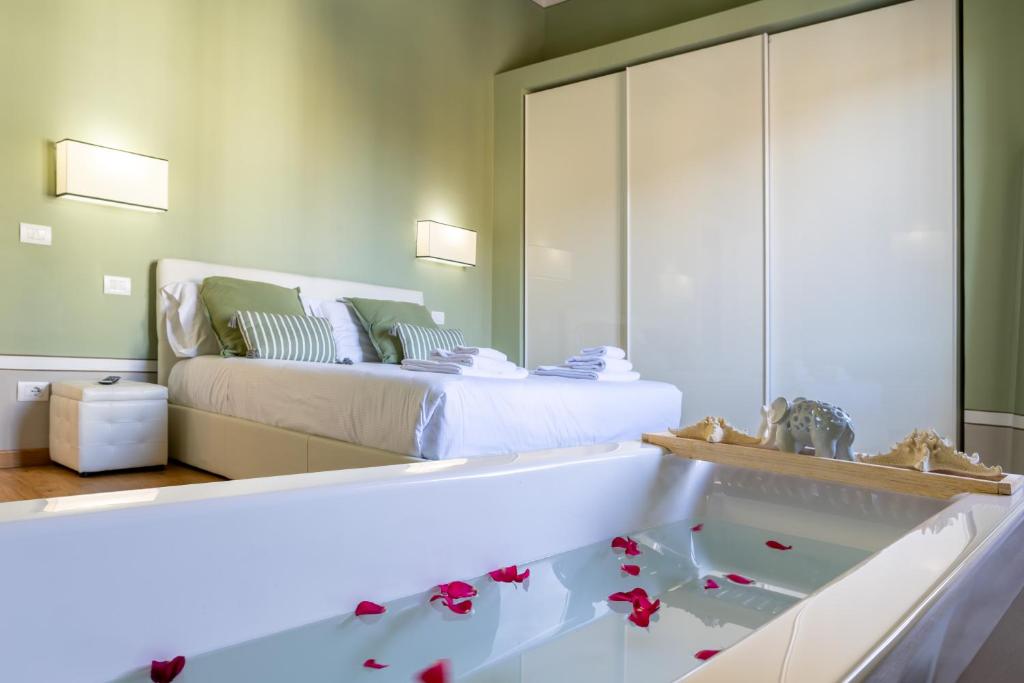 Florence Retreat with Romantic Bathtub
