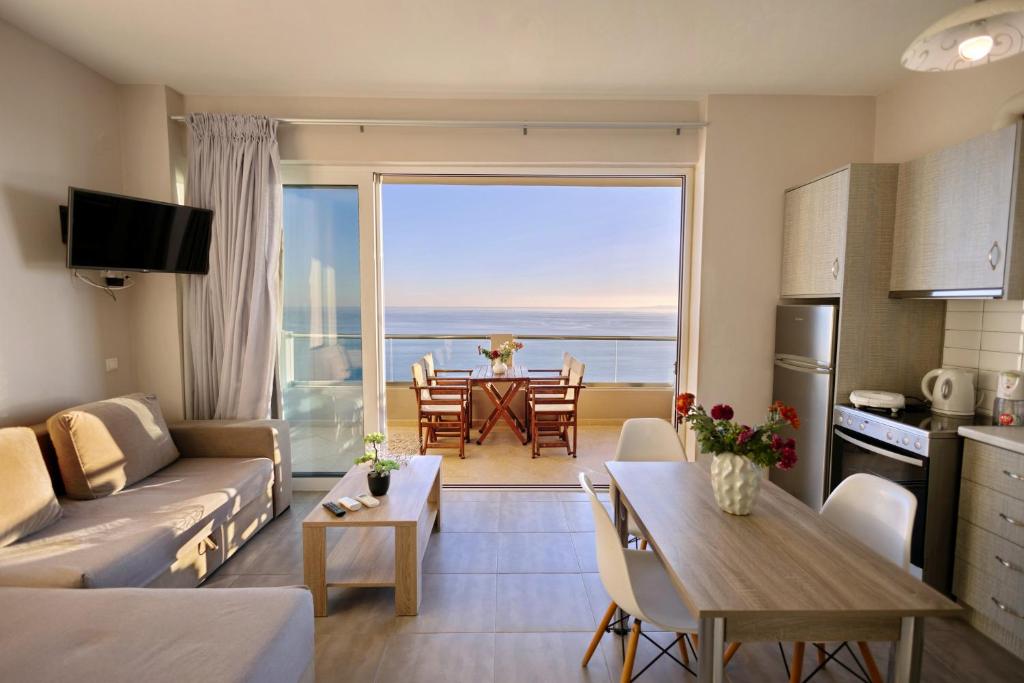 Kuchyňa alebo kuchynka v ubytovaní Akrotiri Panorama- luxury rental apartments with sea view