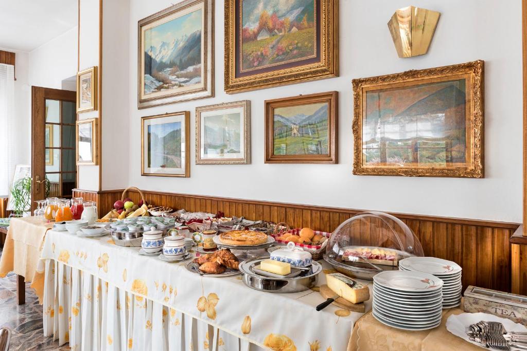 Jídlo v hotelu nebo okolí