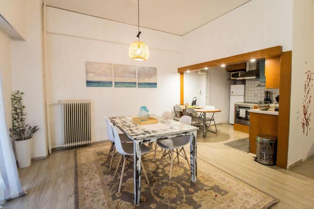 Kuchyň nebo kuchyňský kout v ubytování Stylish apt in Athens center