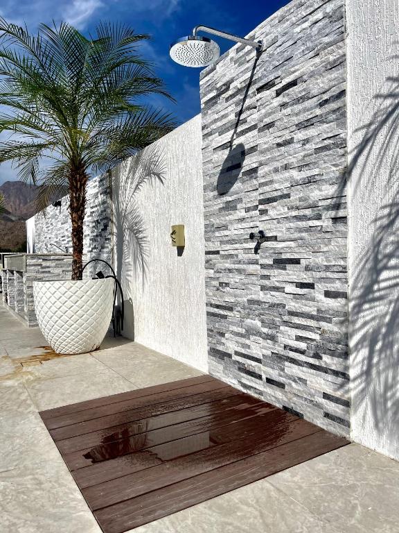 Fotografie z fotogalerie ubytování Al Dana Palma Villa - Luxury 4-bedroom villa with Heated Pool & Mountain Sea View v destinaci Fudžajra