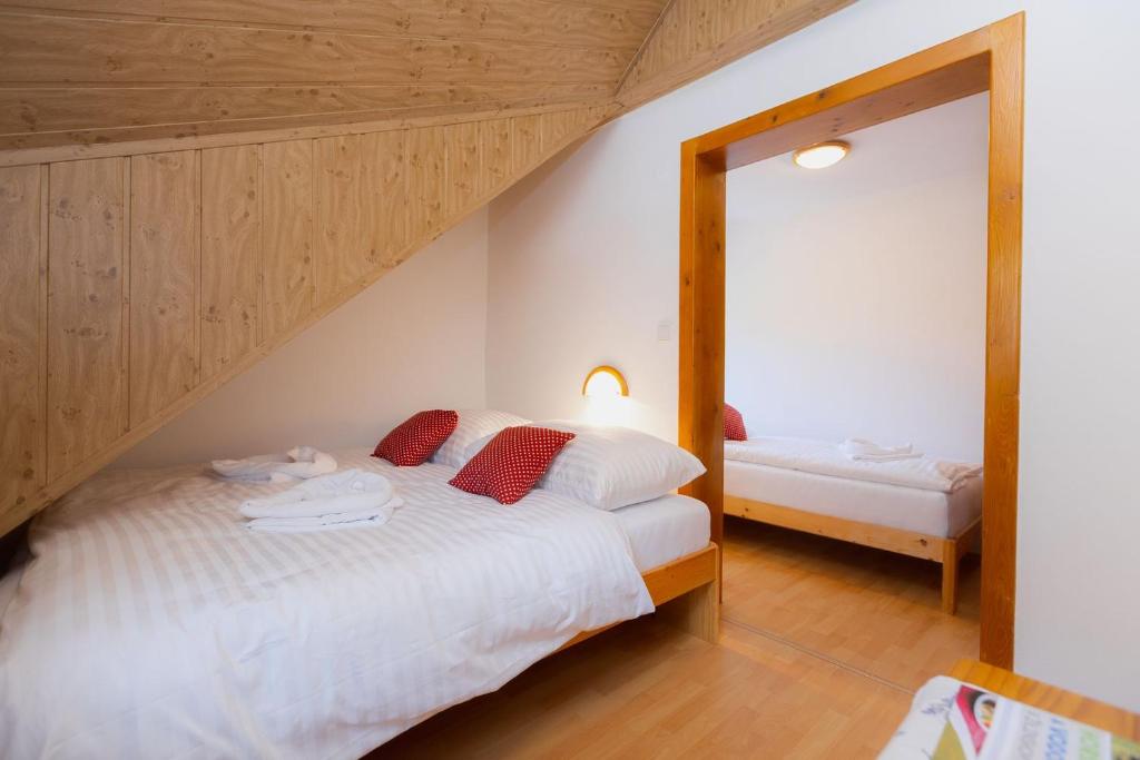 Postel nebo postele na pokoji v ubytování Korbáčikovo - Malá Fatra