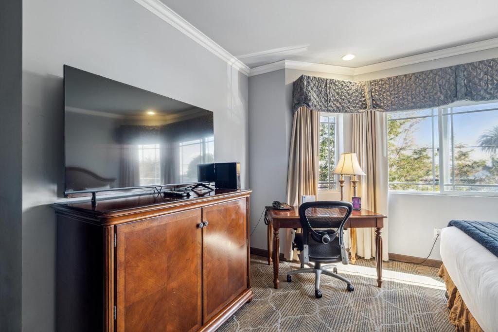 Villa Montes Hotel - Queen Suite With Two Queen Beds - Non Smoking