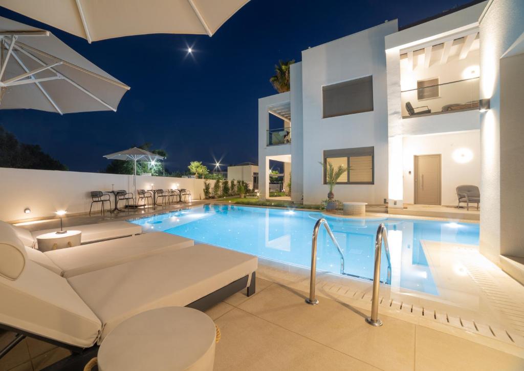 Bazén v ubytování Palm View Suites nebo v jeho okolí