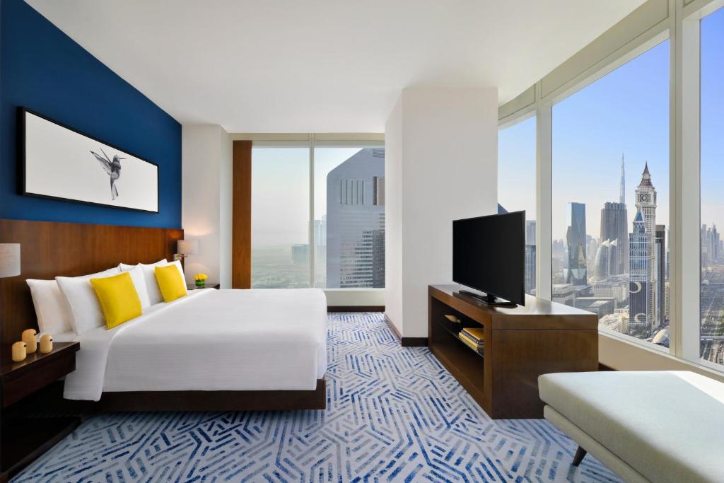 
Premium Club King Room with Skyline View
