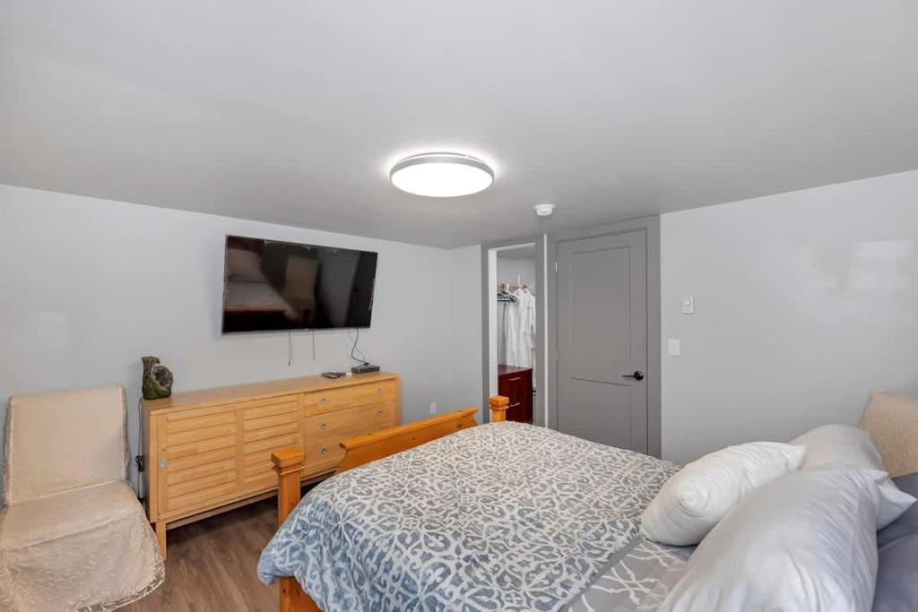 Postel nebo postele na pokoji v ubytování Tranquil Oasis 2 bedroom Suite with Pool View