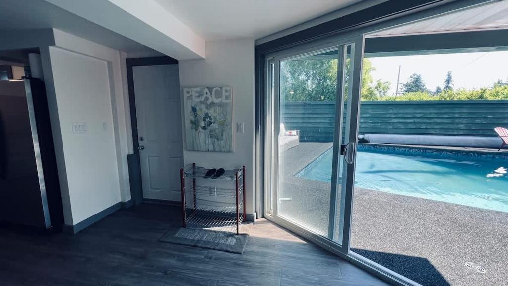 Bazén v ubytování Tranquil Oasis 2 bedroom Suite with Pool View nebo v jeho okolí