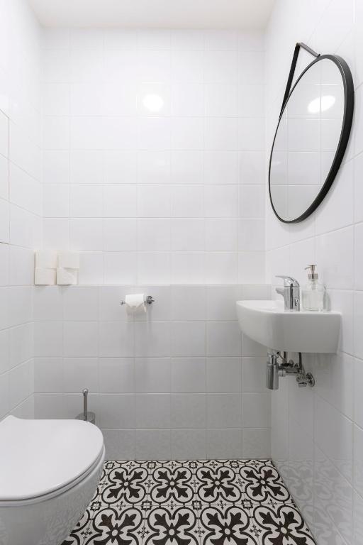 Oomph Apartments - 11