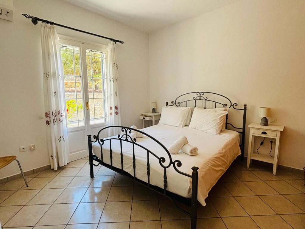 Posteľ alebo postele v izbe v ubytovaní Beachfront-Santa Marina Vacation Home