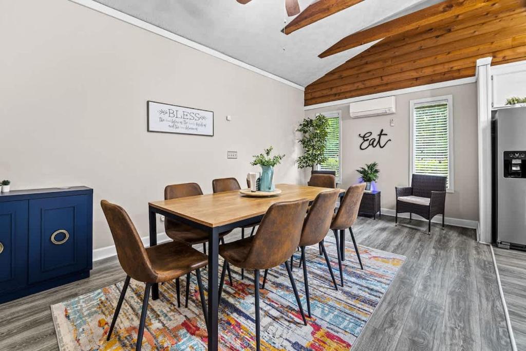 Χώρος καθιστικού στο Lake Lanier Escape- Gainesville Lakefront Stay