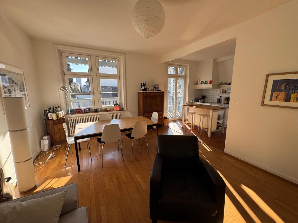 Sunny appartement near Downtown - Resim 6