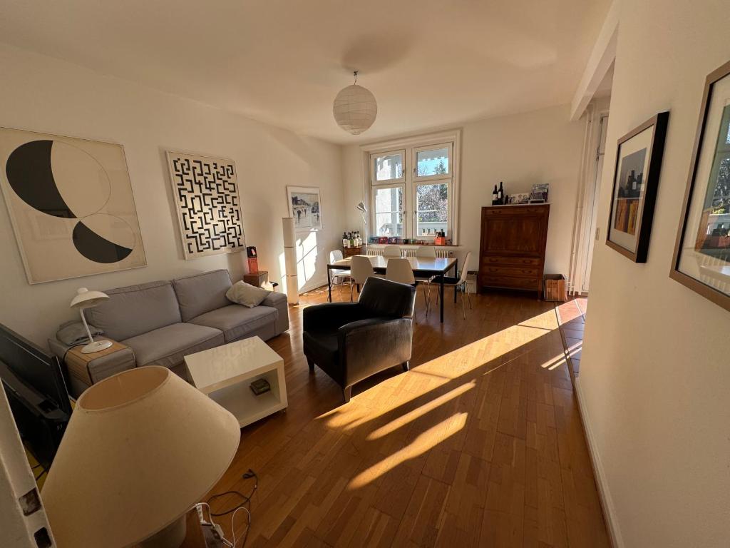 Sunny appartement near Downtown - Resim 10