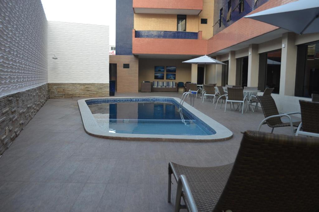 A piscina localizada em Annamar Hotel ou nos arredores