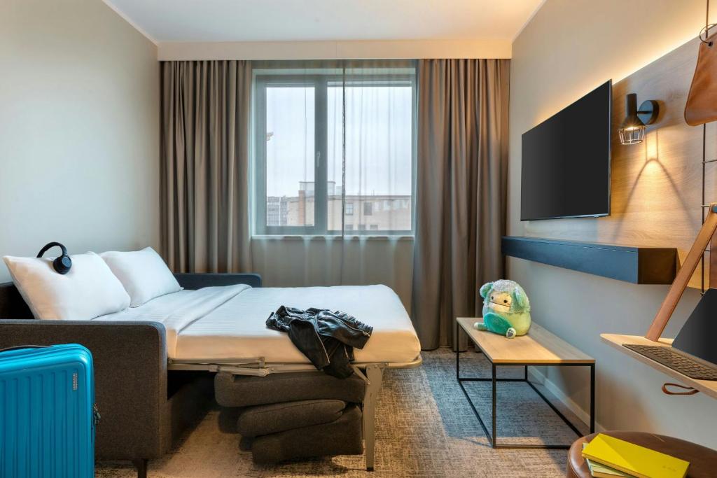 Moxy Berlin Ostbahnhof - Resim 38