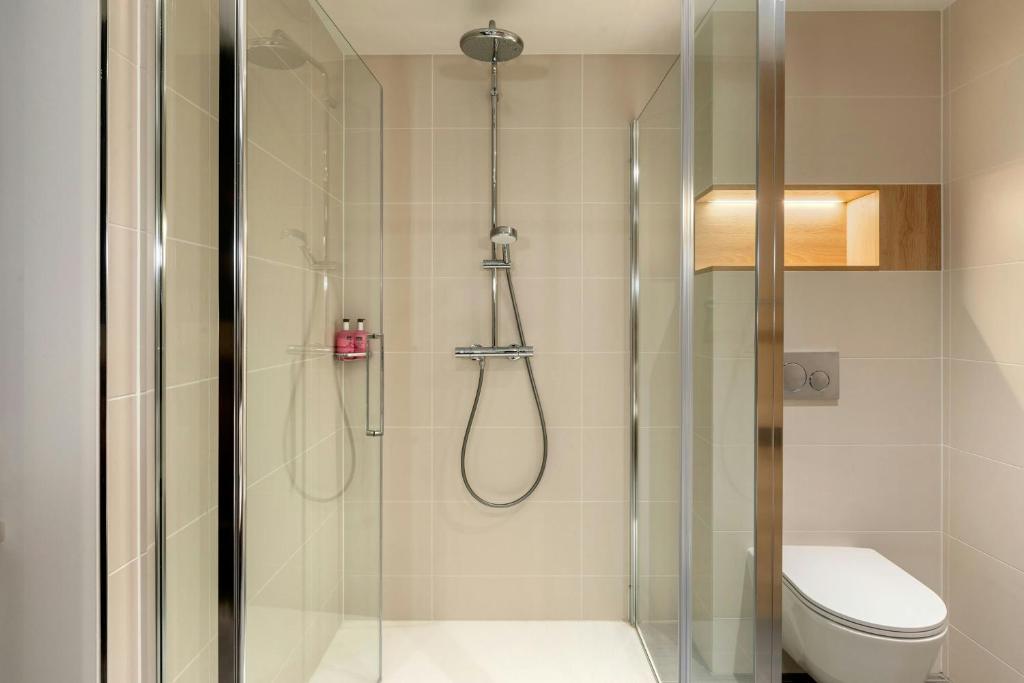 Moxy Berlin Ostbahnhof - Resim 45