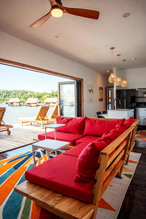 Posezení v ubytování Amazing Overwater Villa in Bastimentos