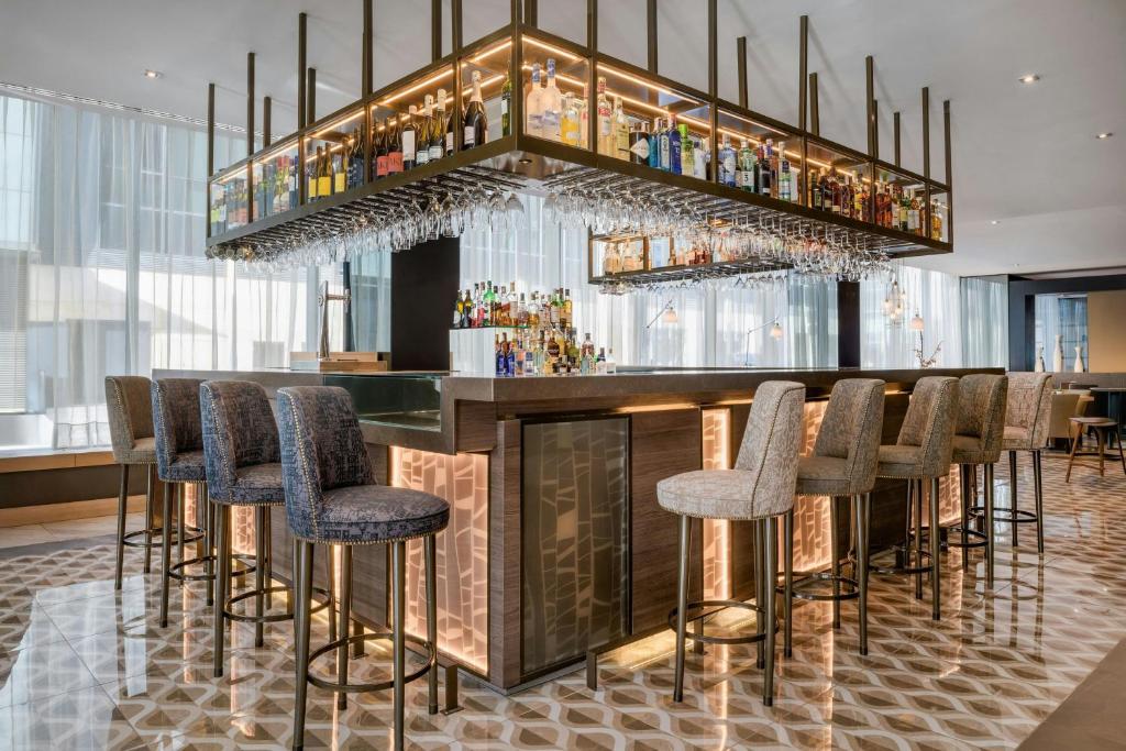 Lounge nebo bar v ubytování AC Hotel Madrid Feria by Marriott