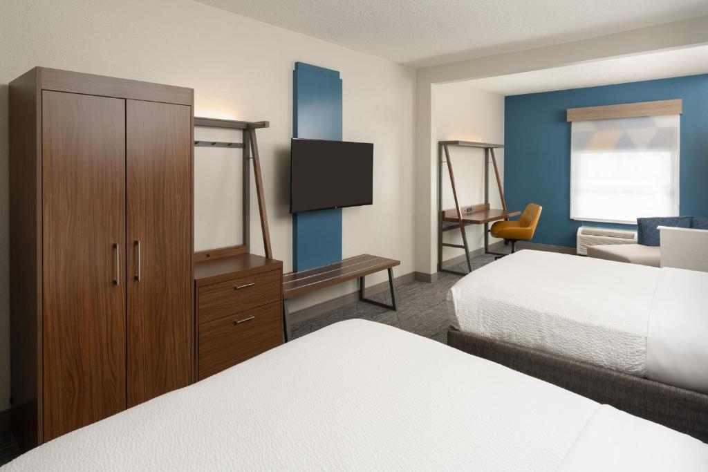 Holiday Inn Express & Suites Orlando International Airport, an IHG Hotel - 