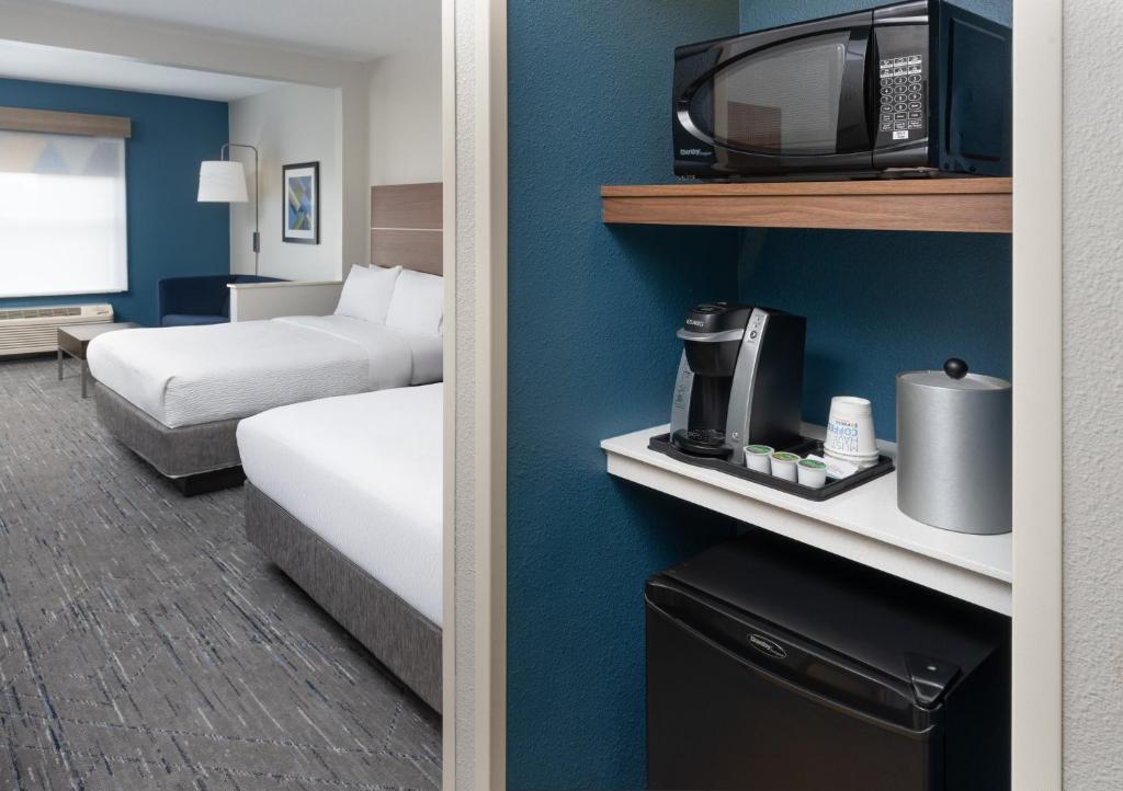 Holiday Inn Express & Suites Orlando International Airport, an IHG Hotel - 