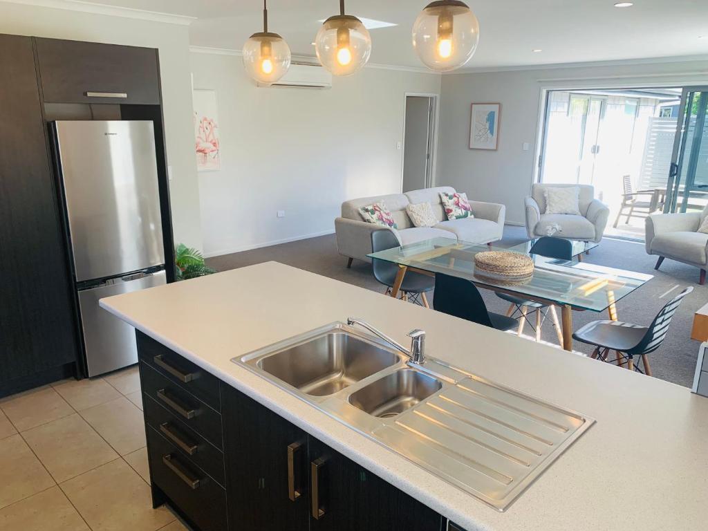 Stunning Modern Retreat - Resim 22