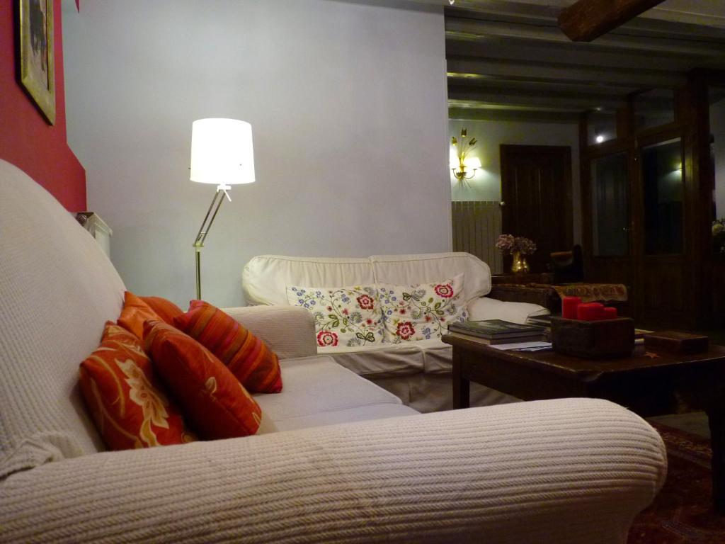 reservar hotel en Urzainqui