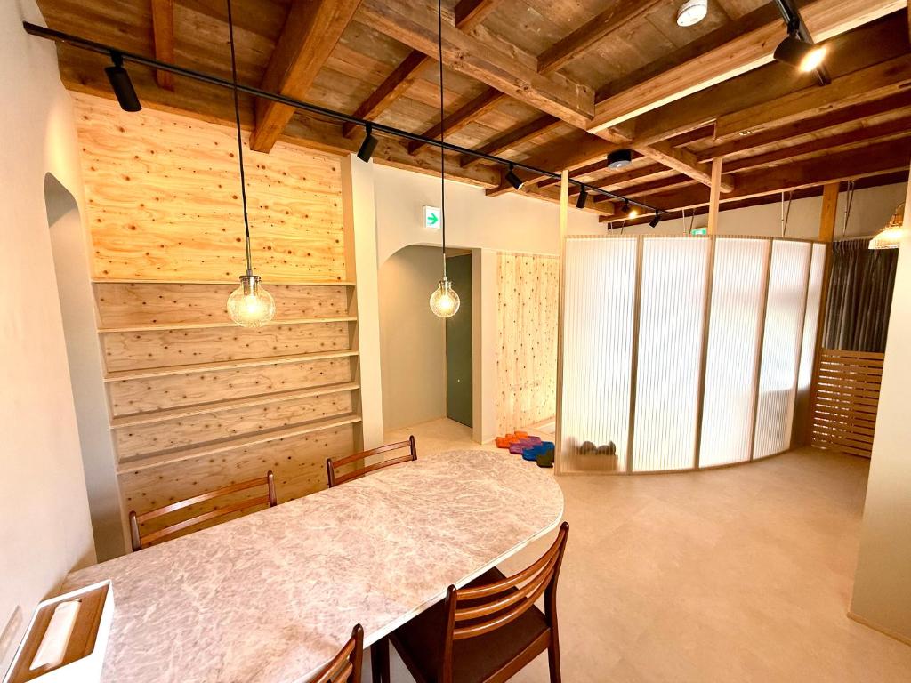 Fotografie z fotogalerie ubytování Kitahama Art House by WhyKumano v destinaci Načikatsuura