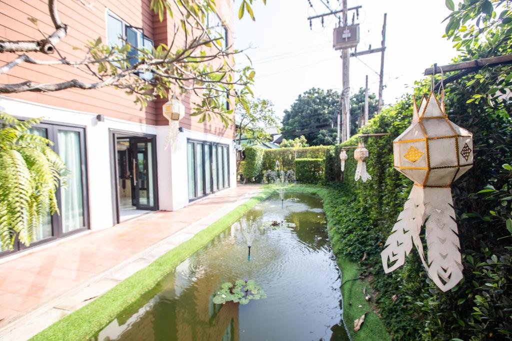 The Experience Walking Street Chiang Mai - Resim 11