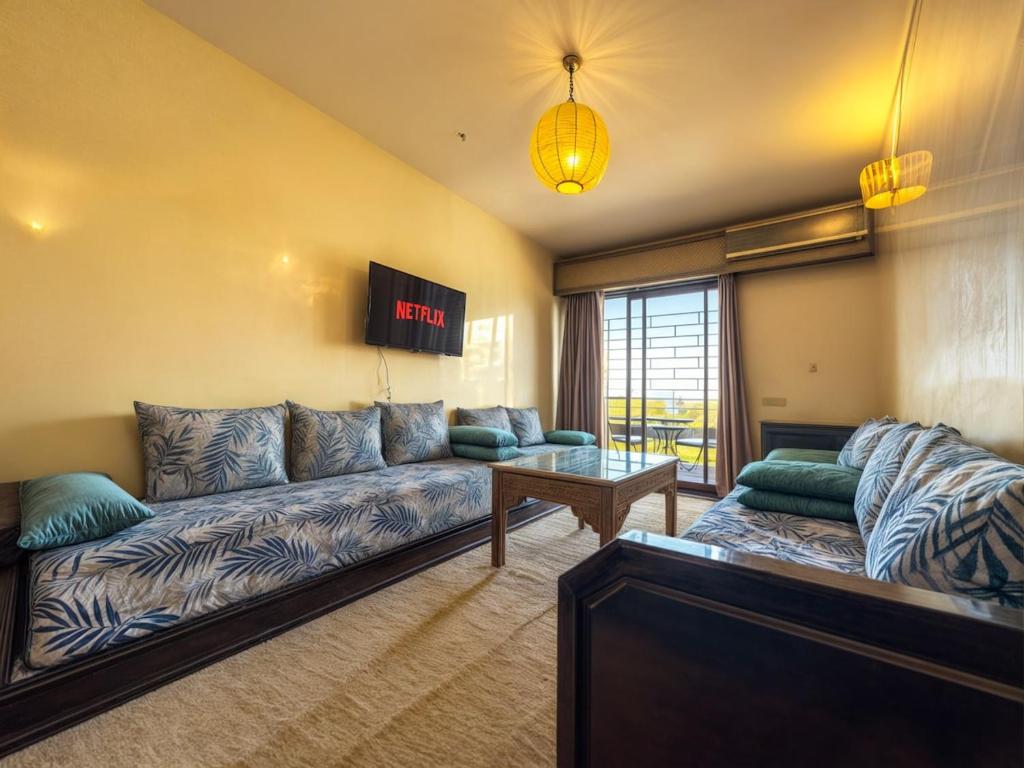 Χώρος καθιστικού στο Gueliz Marrakech Private 2BR Apartment with Pool and Parking