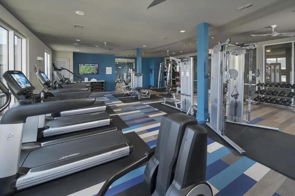 Fitness centrum a/nebo fitness zařízení v ubytování Resort Style Apartments in Spring, TX