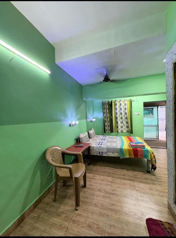 Postel nebo postele na pokoji v ubytování Bluestar cottage