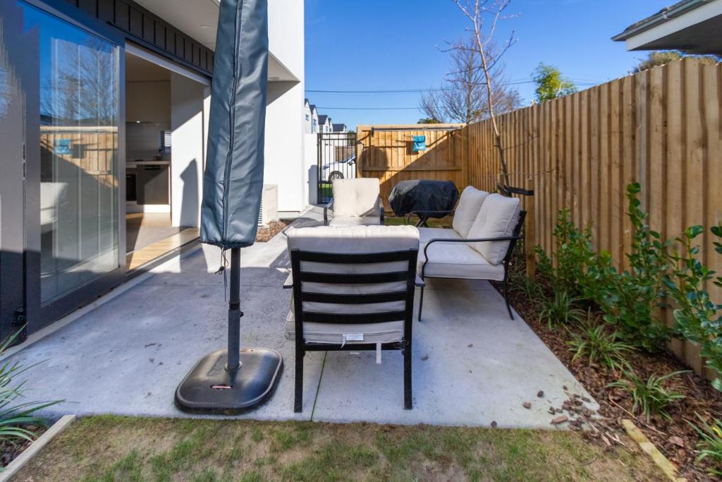 Warm and Quiet, Standalone, Sunny, Carpark