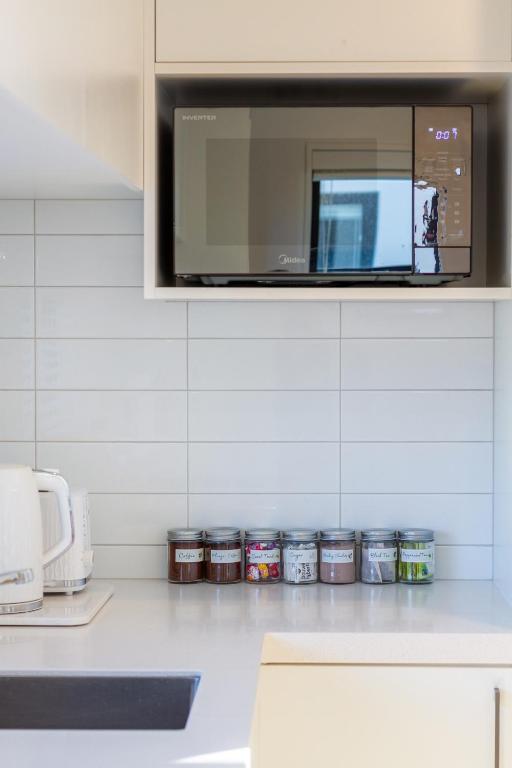 Warm and Quiet, Standalone, Sunny, Carpark - Resim 19