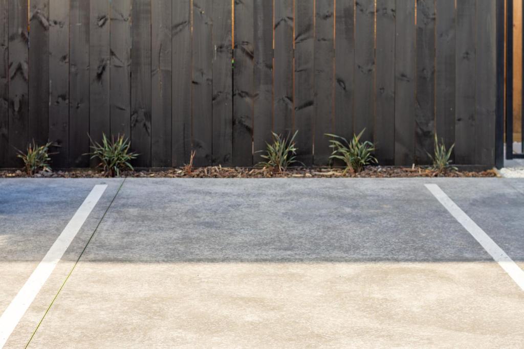 Warm and Quiet, Standalone, Sunny, Carpark - Resim 40