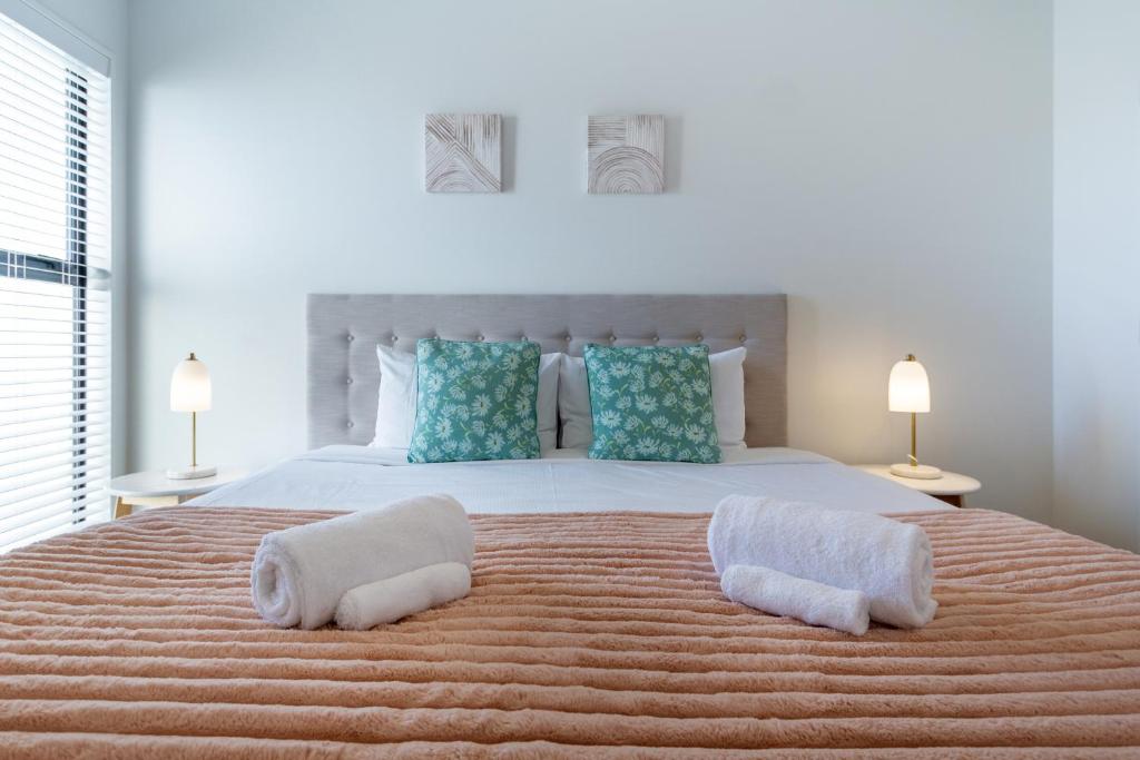 Warm and Quiet, Standalone, Sunny, Carpark - Resim 22